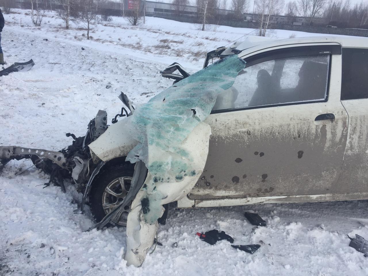 Фото Появились шокирующие фото с места смертельной аварии под Новосибирском 6